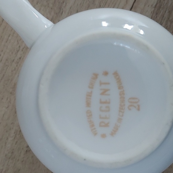 3 Regent Czechoslovakia tea cups - Picture 2 of 3